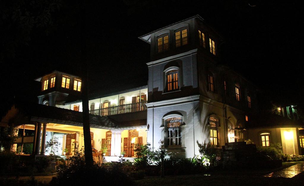 Manor House Hotel Kandy Exterior photo