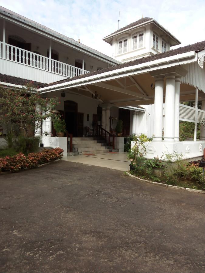 Manor House Hotel Kandy Exterior photo