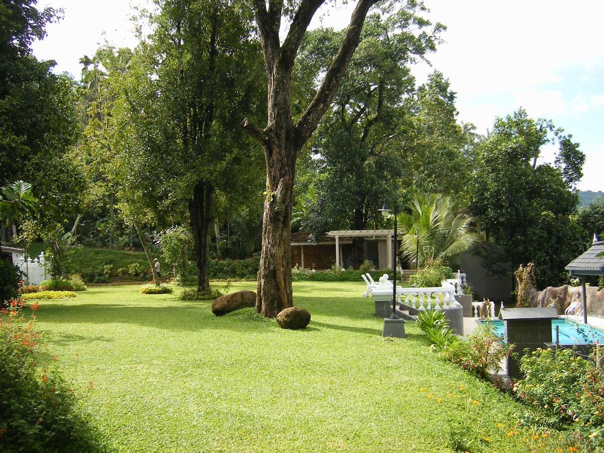 Manor House Hotel Kandy Exterior photo