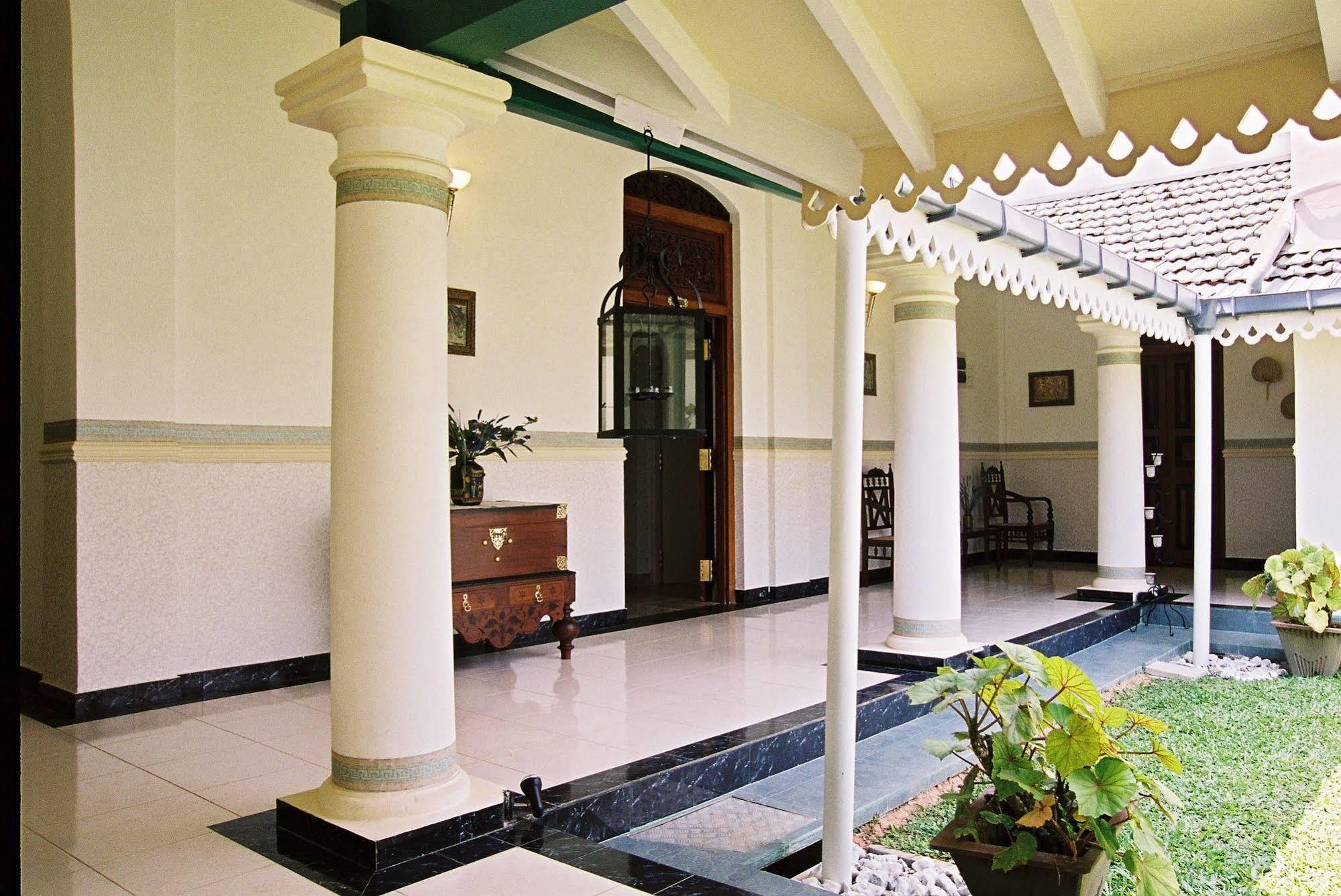 Manor House Hotel Kandy Exterior photo